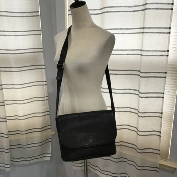 VTG Coach Sonoma Black Flap Crossbody Bag 90s Pebbled Leather Classic City - Picture 2 of 14
